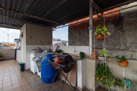 Casa à venda com 247m², 3 quartos e 2 vagas Casa à venda com 247m², 3 quartos e 2 vagasÁrea de Serviço