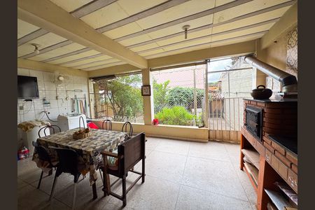 Casa à venda com 220m², 2 quartos e 4 vagas Casa à venda com 220m², 2 quartos e 4 vagasárea de lazer