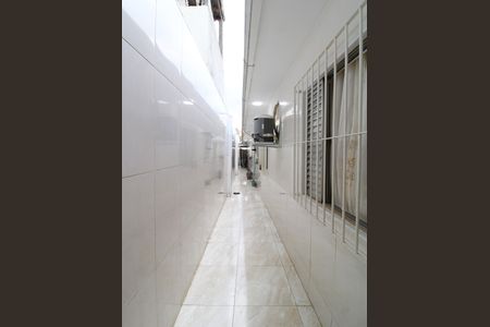 Casa à venda com 140m², 2 quartos e 1 vagaCorredor Lateral