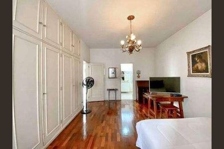 Apartamento à venda com 215m², 4 quartos e 2 vagas