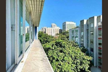 Apartamento à venda com 215m², 4 quartos e 2 vagas