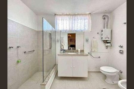 Apartamento à venda com 215m², 4 quartos e 2 vagas