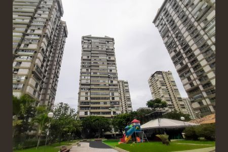 Apartamento à venda com 166m², 4 quartos e 1 vaga Apartamento à venda com 166m², 4 quartos e 1 vagaFachada do bloco