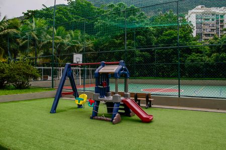 Apartamento à venda com 166m², 4 quartos e 1 vaga Apartamento à venda com 166m², 4 quartos e 1 vagaÁrea comum - Playground