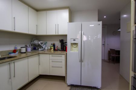 Apartamento à venda com 166m², 4 quartos e 1 vaga Apartamento à venda com 166m², 4 quartos e 1 vagaCozinha
