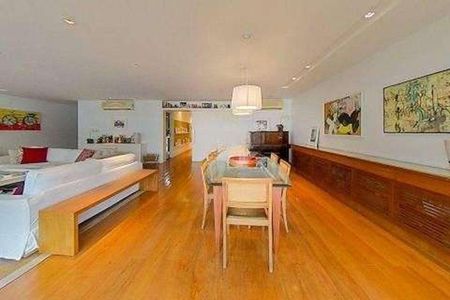 Apartamento à venda com 262m², 5 quartos e 2 vagas