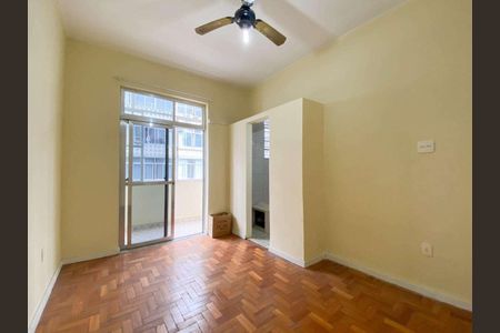 Apartamento à venda com 74m², 2 quartos e sem vaga