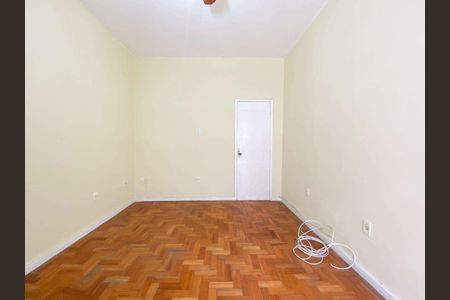 Apartamento à venda com 74m², 2 quartos e sem vaga