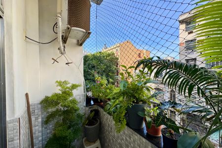 Apartamento à venda com 80m², 2 quartos e sem vaga Apartamento à venda com 80m², 2 quartos e sem vagaVaranda