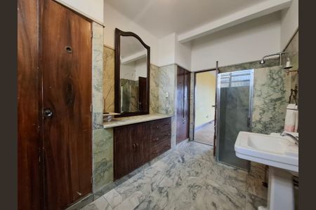 Apartamento à venda com 400m², 5 quartos e 2 vagasBanheiro da Suíte 1