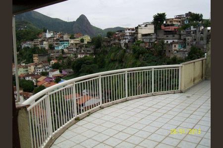 Apartamento para alugar com 221m², 4 quartos e 2 vagas