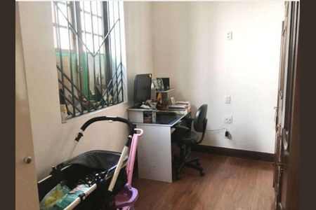 Casa à venda com 130m², 4 quartos e sem vaga