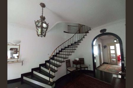 Casa à venda com 740m², 4 quartos e 2 vagas