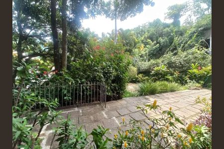 Casa à venda com 740m², 4 quartos e 2 vagas