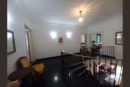 Casa à venda com 740m², 4 quartos e 2 vagas