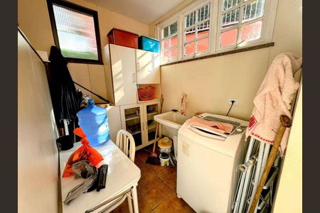 Casa à venda com 410m², 4 quartos e 2 vagas