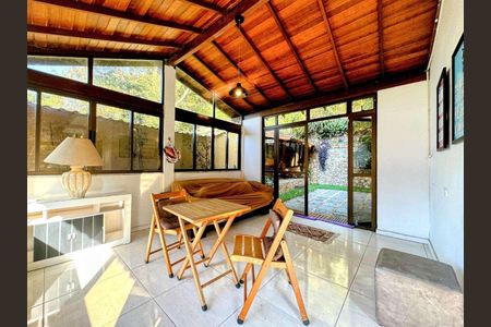 Casa à venda com 410m², 4 quartos e 2 vagas