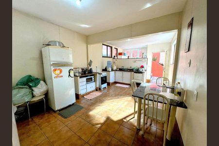 Casa à venda com 410m², 4 quartos e 2 vagas