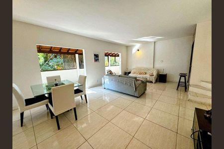 Casa à venda com 410m², 4 quartos e 2 vagas