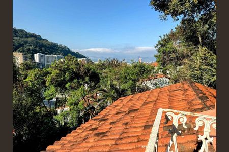 Casa à venda com 410m², 4 quartos e 2 vagas