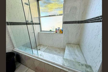 Casa à venda com 410m², 4 quartos e 2 vagas