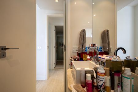 Apartamento à venda com 149m², 2 quartos e 2 vagasBanheiro da Suíte 1