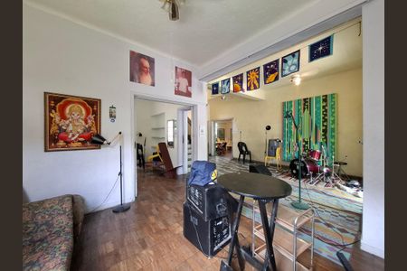 Casa à venda com 240m², 3 quartos e 2 vagasSala