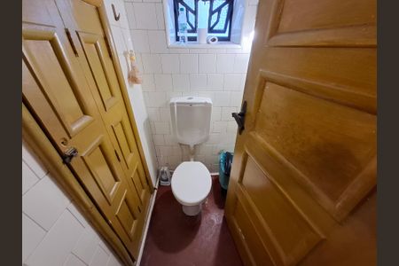 Casa à venda com 240m², 3 quartos e 2 vagasLavabo