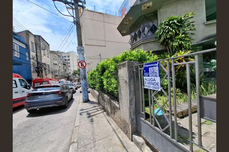 Casa à venda com 240m², 3 quartos e 2 vagasPlaca