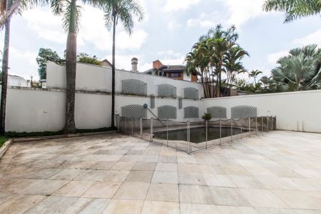Casa de condomínio à venda com 560m², 4 quartos e 6 vagas Casa de condomínio à venda com 560m², 4 quartos e 6 vagasPiscina