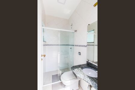 Casa de condomínio à venda com 560m², 4 quartos e 6 vagas Casa de condomínio à venda com 560m², 4 quartos e 6 vagasBanheiro