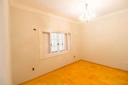 Casa de condomínio à venda com 560m², 4 quartos e 6 vagas Casa de condomínio à venda com 560m², 4 quartos e 6 vagasSuíte 5