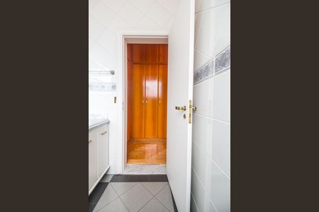 Casa de condomínio à venda com 560m², 4 quartos e 6 vagas Casa de condomínio à venda com 560m², 4 quartos e 6 vagasBanheiro da Suíte 5