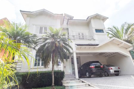 Casa de condomínio à venda com 560m², 4 quartos e 6 vagas Casa de condomínio à venda com 560m², 4 quartos e 6 vagasGaragem