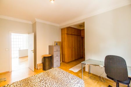 Casa de condomínio à venda com 560m², 4 quartos e 6 vagas Casa de condomínio à venda com 560m², 4 quartos e 6 vagasSuíte 3