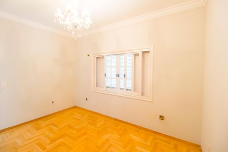 Casa de condomínio à venda com 560m², 4 quartos e 6 vagas Casa de condomínio à venda com 560m², 4 quartos e 6 vagasSuíte 5