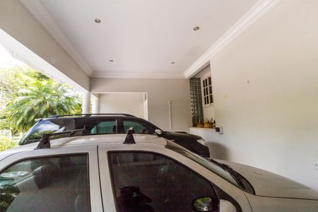 Casa de condomínio à venda com 560m², 4 quartos e 6 vagas Casa de condomínio à venda com 560m², 4 quartos e 6 vagasGaragem