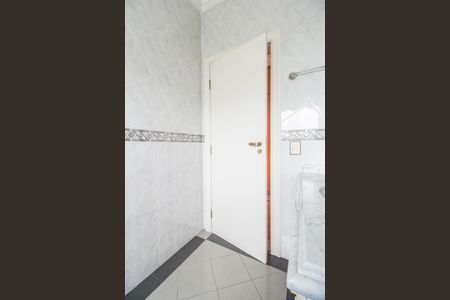 Casa de condomínio à venda com 560m², 4 quartos e 6 vagas Casa de condomínio à venda com 560m², 4 quartos e 6 vagasBanheiro da Suíte 4