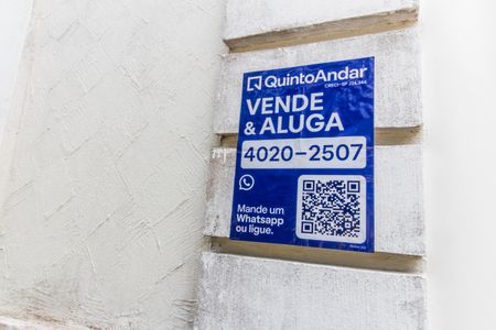 Casa de condomínio à venda com 560m², 4 quartos e 6 vagas Casa de condomínio à venda com 560m², 4 quartos e 6 vagasPlaca