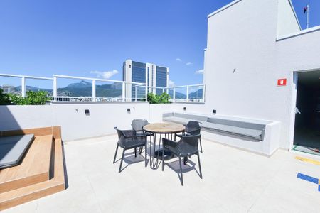 Apartamento à venda com 33m², 1 quarto e sem vagaÁrea comum - Rooftop