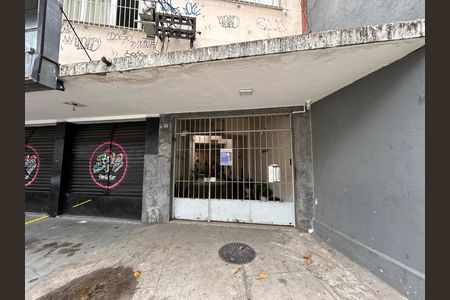 Apartamento para alugar com 60m², 2 quartos e sem vagaFachada + plaquinha