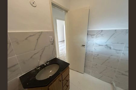 Apartamento para alugar com 60m², 2 quartos e sem vagaBanheiro