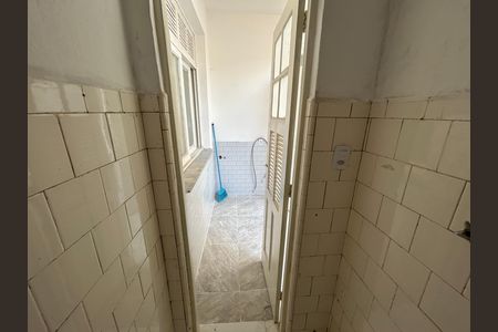 Apartamento para alugar com 60m², 2 quartos e sem vagaBanheiro de serviço