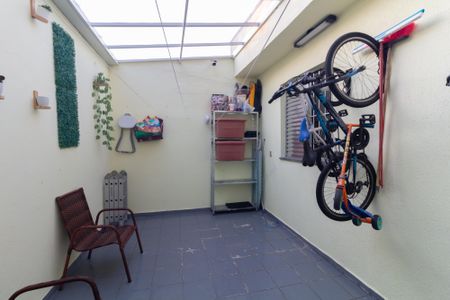 Casa à venda com 65m², 3 quartos e 2 vagasQuintal