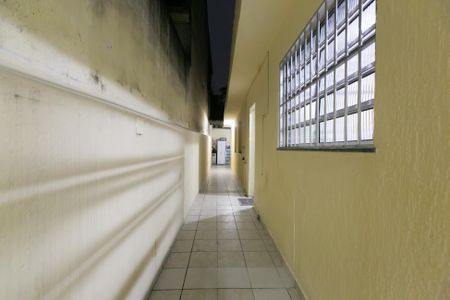 Casa à venda com 65m², 3 quartos e 2 vagasCorredor Externo 