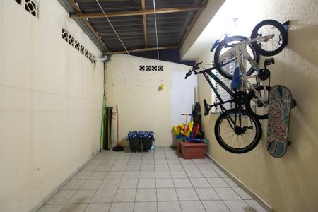 Casa à venda com 65m², 3 quartos e 2 vagasQuintal 