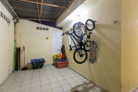 Casa à venda com 65m², 3 quartos e 2 vagasQuintal 