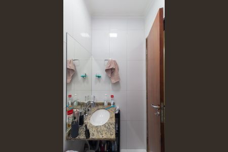 Casa à venda com 65m², 3 quartos e 2 vagasBanheiro