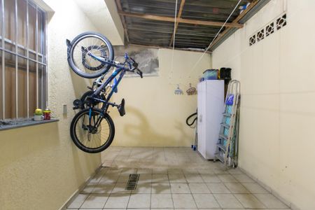 Casa à venda com 65m², 3 quartos e 2 vagasQuintal 