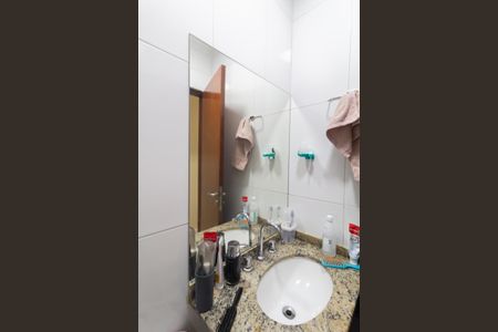 Casa à venda com 65m², 3 quartos e 2 vagasBanheiro